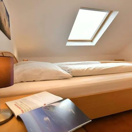 Cosy In With Balcony *