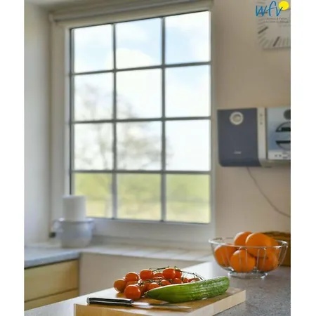 아파트 Cosy In With Balcony 방어로게