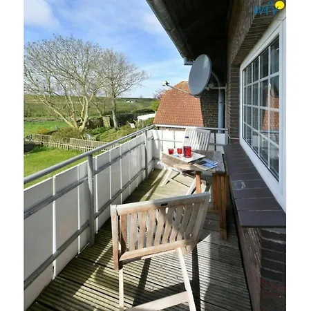 Cosy In With Balcony